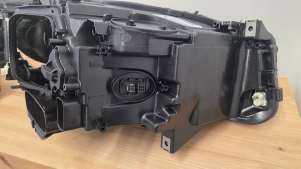 BMW 5 Series F10 F11 LCI Bi-Xenon Headlights 371202040