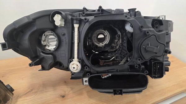 BMW 5 Series F10 F11 LCI Bi-Xenon Headlights 371202041