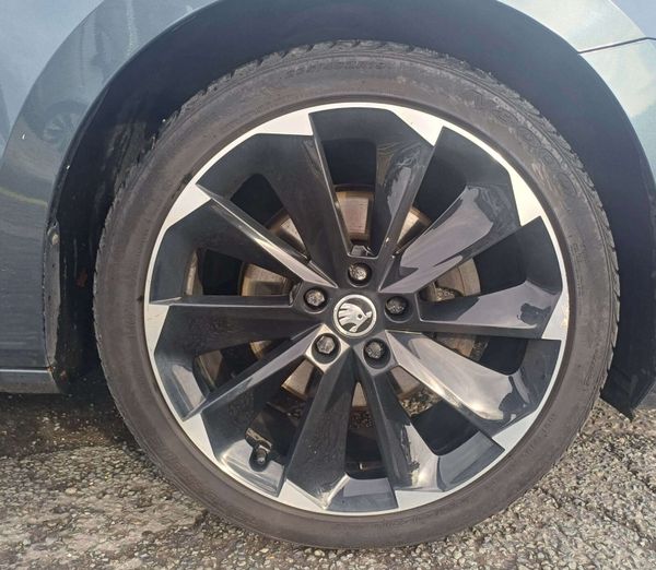 2020 (202)  Skoda Superb Sportline Plus PHEV 371273972