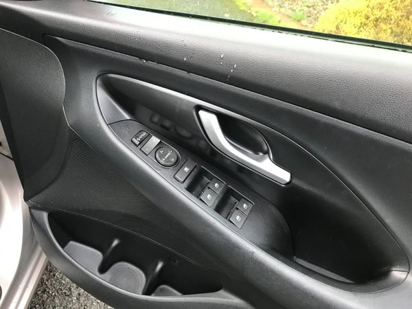 181 Hyundai I30 1.4 petrol New Model 371302101