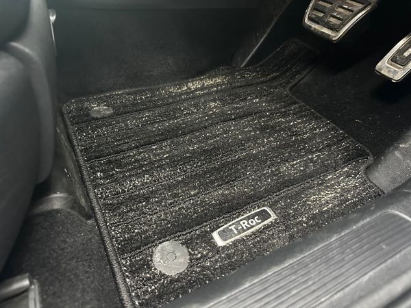 Vw T-Roc R line 371315917