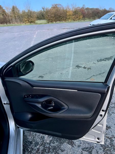 TOYOTA YARIS (2020) 1.5L PETROL HYBRID AUTOMATIC 371317384