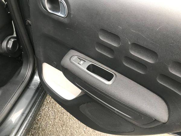 171 Citroen C3 1.2 Petrol Feel Puretech 371311557