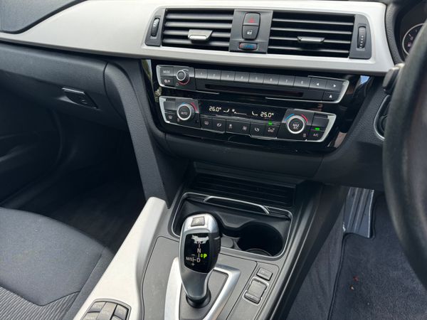 2017 BMW 3 series 320i Low mileage 371357767