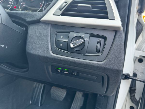 2017 BMW 3 series 320i Low mileage 371357763