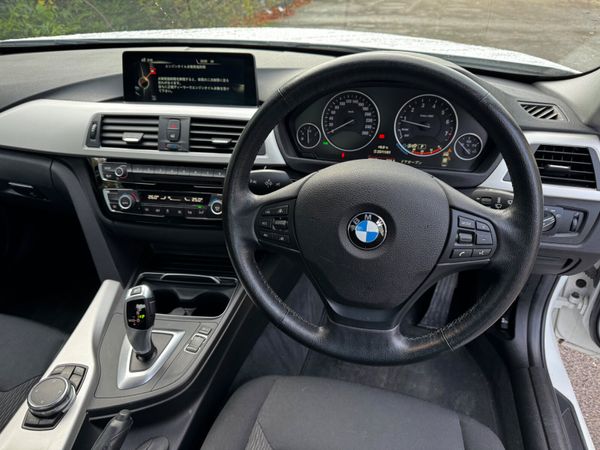 2017 BMW 3 series 320i Low mileage 371357770