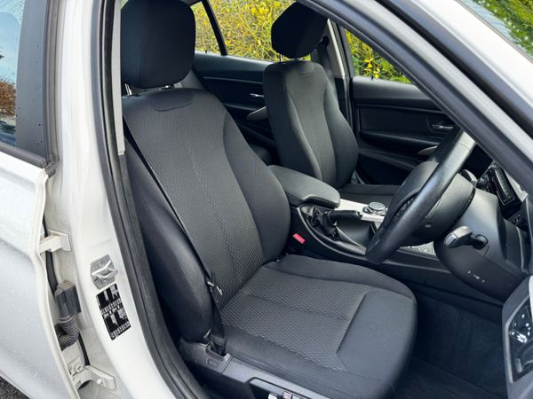 2017 BMW 3 series 320i Low mileage 371357797