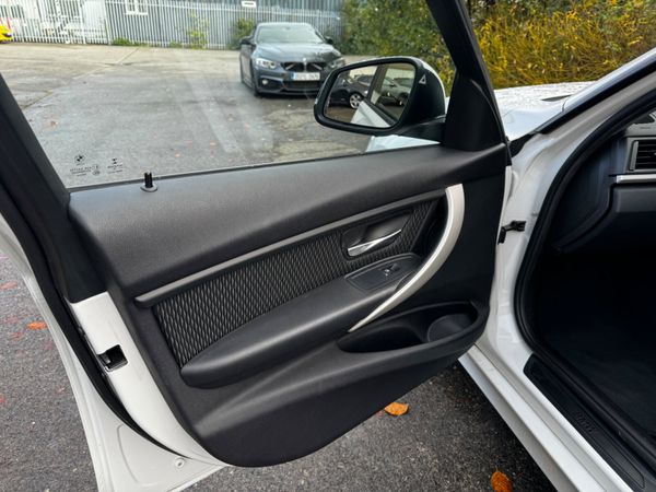 2017 BMW 3 series 320i Low mileage 371357874