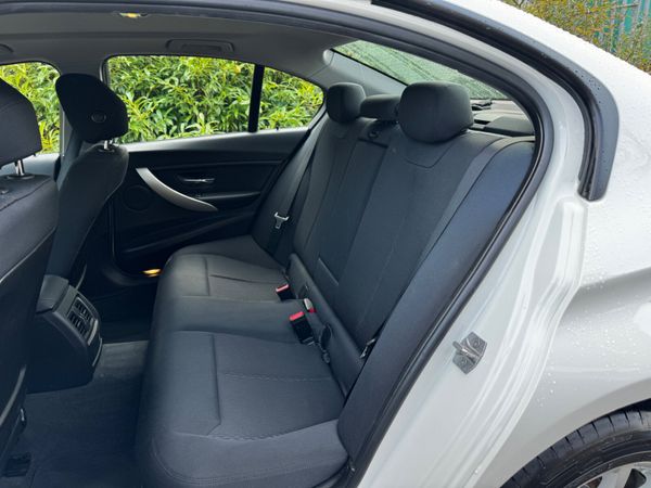 2017 BMW 3 series 320i Low mileage 371357877