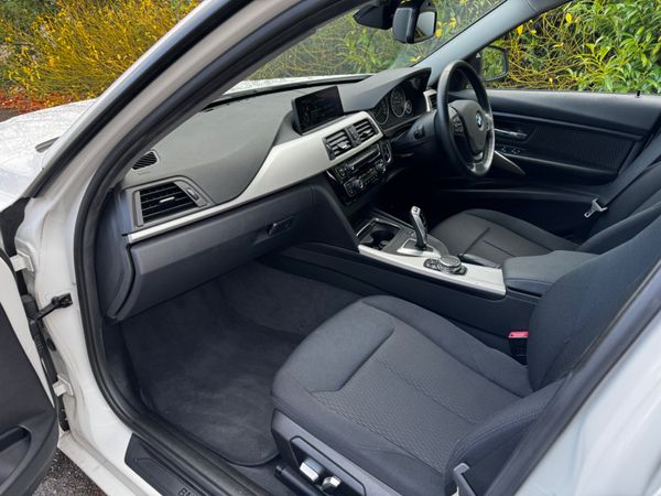 2017 BMW 3 series 320i Low mileage 371357879