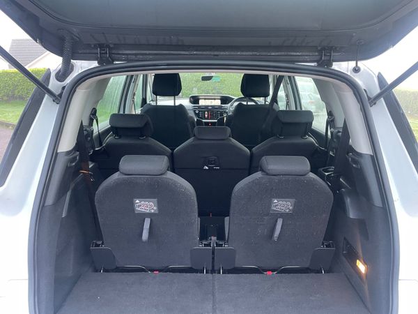 Citroen C4  grand Picasso 7 seater 371413034