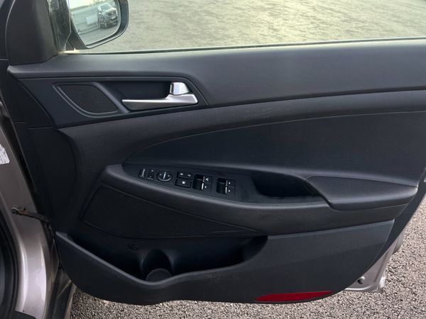 2016 Hyundai Tucson Premium SE 2.0 CRDI BlueDrive 371425591