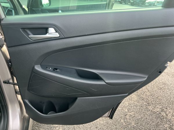 2016 Hyundai Tucson Premium SE 2.0 CRDI BlueDrive 371425617