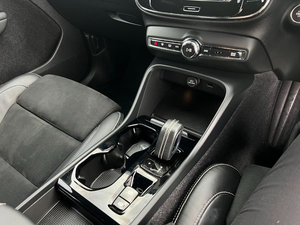 2021 Volvo XC40 R-Design T4 Recharge PHEV Auto 371426711