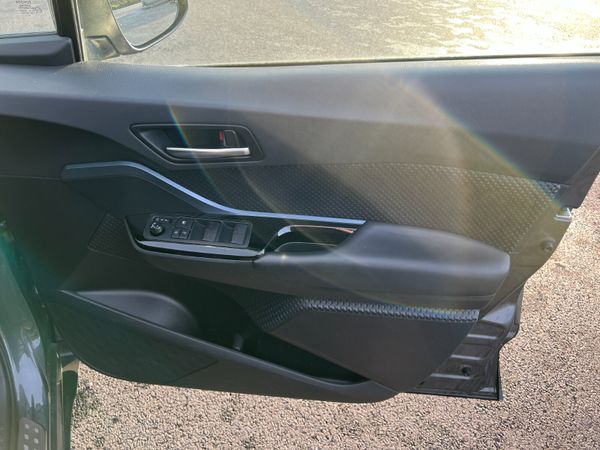 2021 Toyota CH-R Design 1.8 CVT Hybrid 371427995