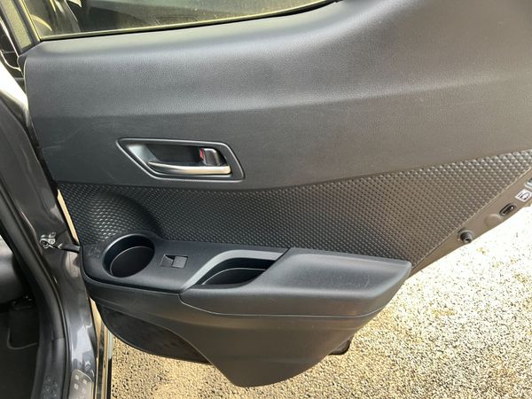 2021 Toyota CH-R Design 1.8 CVT Hybrid 371428016