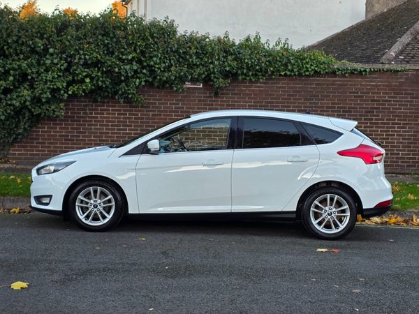 Ford Focus Zetec Petrol New Model 2016 371480679