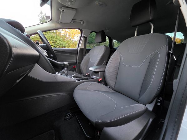 Ford Focus Zetec Petrol New Model 2016 371480693