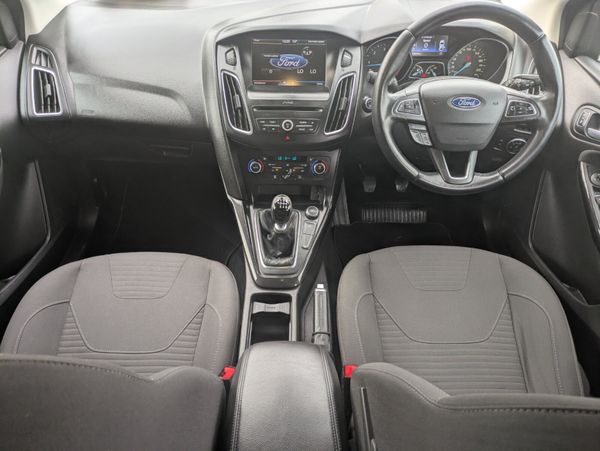 FORD FOCUS TITANIUM FULL SERVICE HISTORY/ NCT 3/27 371490438