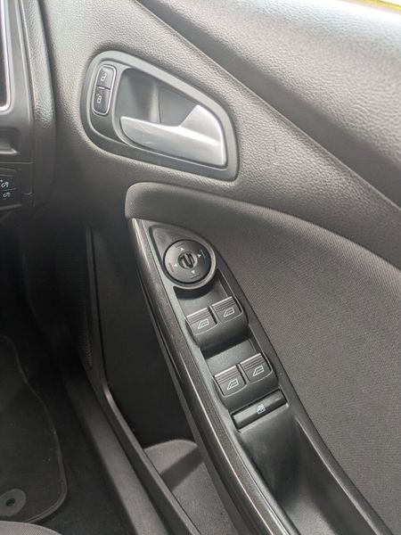 FORD FOCUS TITANIUM FULL SERVICE HISTORY/ NCT 3/27 371490431