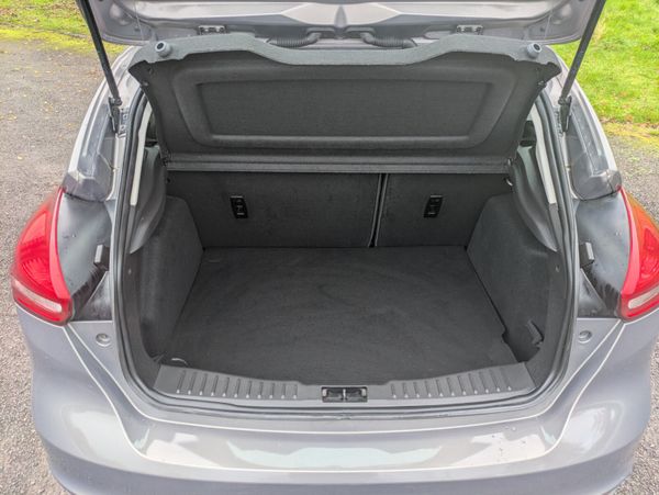 FORD FOCUS TITANIUM FULL SERVICE HISTORY/ NCT 3/27 371493025