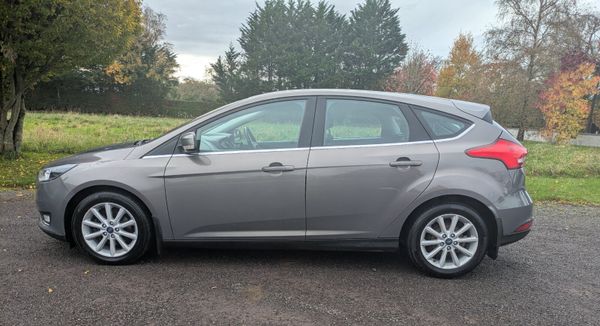 FORD FOCUS TITANIUM FULL SERVICE HISTORY/ NCT 3/27 371493035