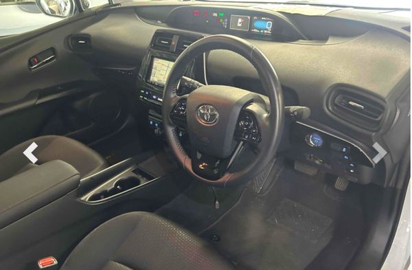 Two 2022 Toyota Prius landing Dublin 28/12/25 371537194