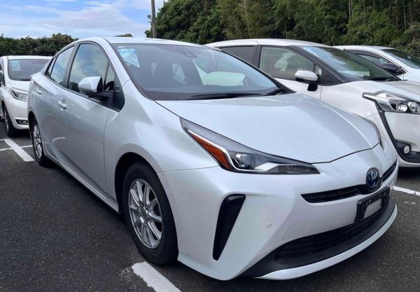 Two 2022 Toyota Prius landing Dublin 28/12/25 371537197
