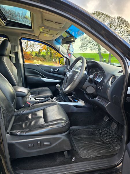 Nissan Navara 2016 371636583