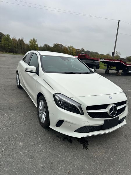 MERCEDES A-CLASS WHITE 2016 1.6L PETROL AUTOMATIC 371637802