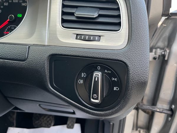 VOLKSWAGEN GOLF 2016, 1.2 TSI 5DR AUTO LOW KMS 371646498