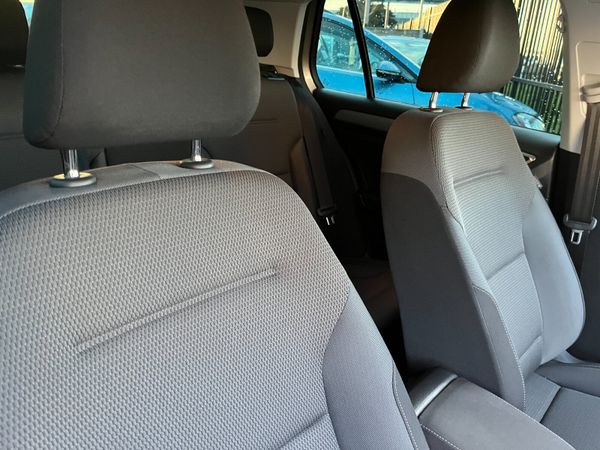 VOLKSWAGEN GOLF 2016, 1.2 TSI 5DR AUTO LOW KMS 371646500