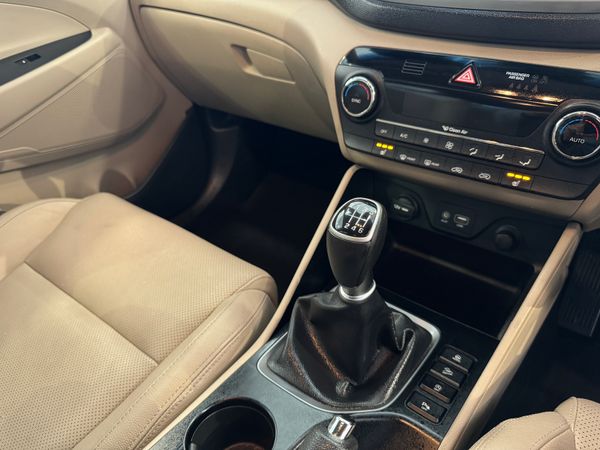 2016 Hyundai Tucson 1.7D Executive Model_high spec 371655675