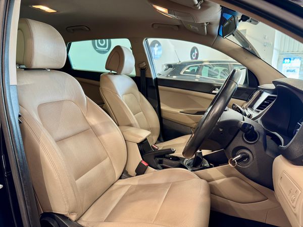 2016 Hyundai Tucson 1.7D Executive Model_high spec 371655673