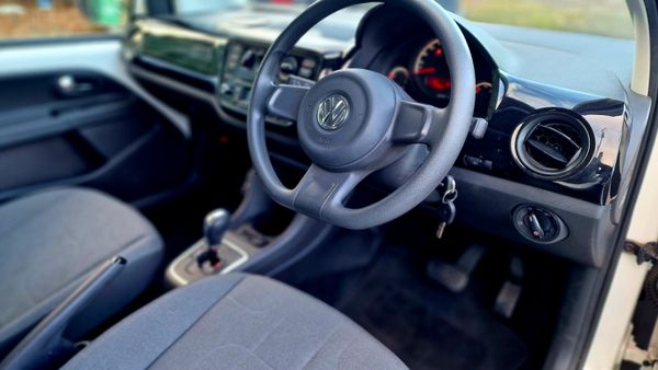 Volkswagen up! 2014 371698036