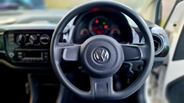 Volkswagen up! 2014 371698037