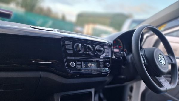Volkswagen up! 2014 371698040