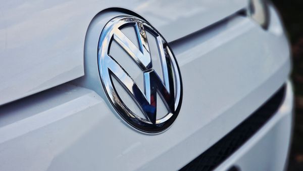 Volkswagen up! 2014 371698041