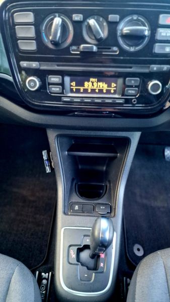 Volkswagen up! 2014 371698042