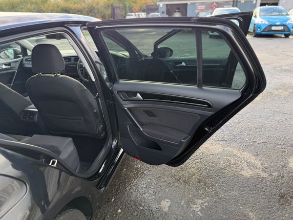 VOLKSWAGEN GOLF BLACK 2016 1.4L PETROL AUTOMATIC 371717755