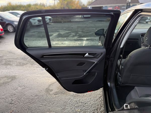 VOLKSWAGEN GOLF BLACK 2016 1.4L PETROL AUTOMATIC 371717757