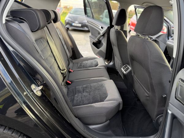 VOLKSWAGEN GOLF BLACK 2016 1.4L PETROL AUTOMATIC 371717760