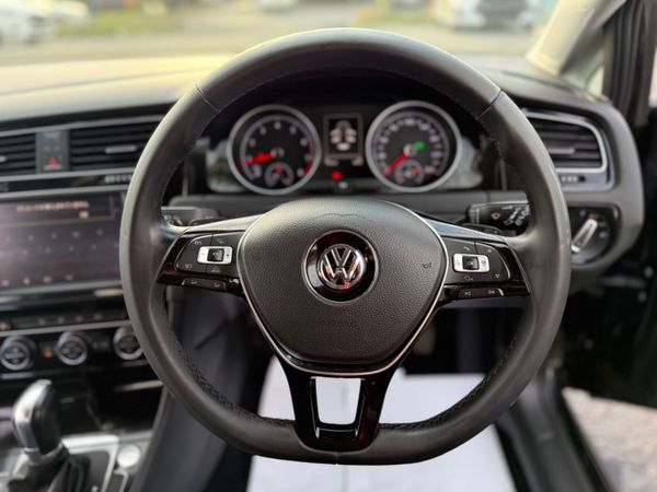 VOLKSWAGEN GOLF BLACK 2016 1.4L PETROL AUTOMATIC 371717762