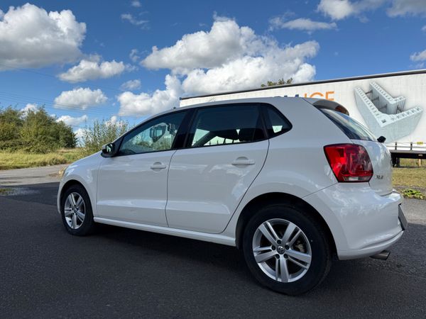 VOLKSWAGEN POLO ( 2015 ) 1.2L PETROL AUTOMATIC 371720135