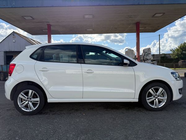 VOLKSWAGEN POLO ( 2015 ) 1.2L PETROL AUTOMATIC 371720140