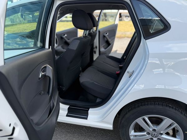 VOLKSWAGEN POLO ( 2015 ) 1.2L PETROL AUTOMATIC 371720150