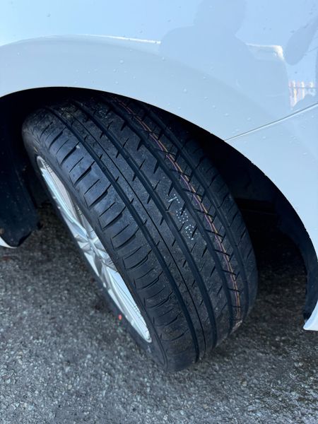 Stunning Kia Carens 7 Seater.  2-year Warranty. 371890000