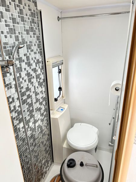 ✨STUNNING BAILEY SENATOR 4 BERTH FIXED BED✨ 371969695