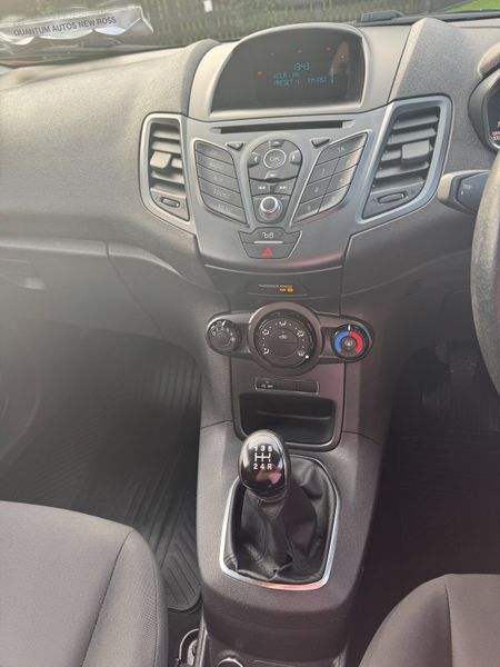 161 Ford Fiesta Zetec 1.0L Duratec 65PS.. Low KMs 371997220