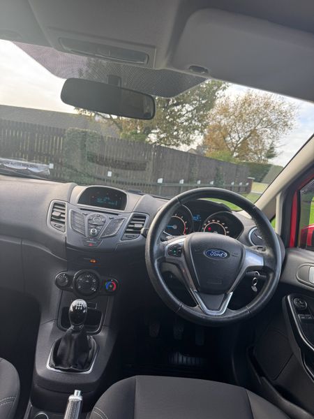 161 Ford Fiesta Zetec 1.0L Duratec 65PS.. Low KMs 371997256